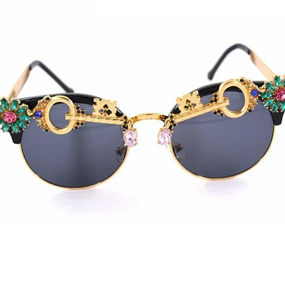 Sunglasses - Picture 1 of 1